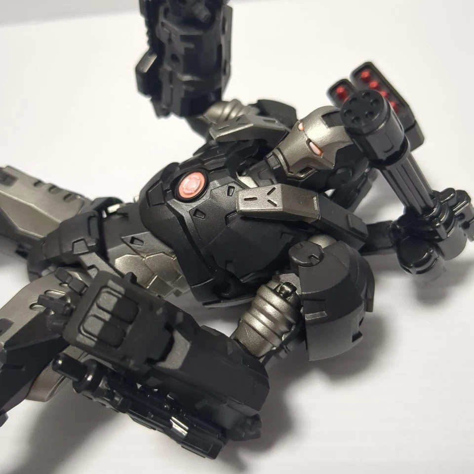 Kaiyodo Amazing Yamaguchi No.016 Máquina de Guerra Iron Man Revoltech Figura BASURA Foto 4 de 4