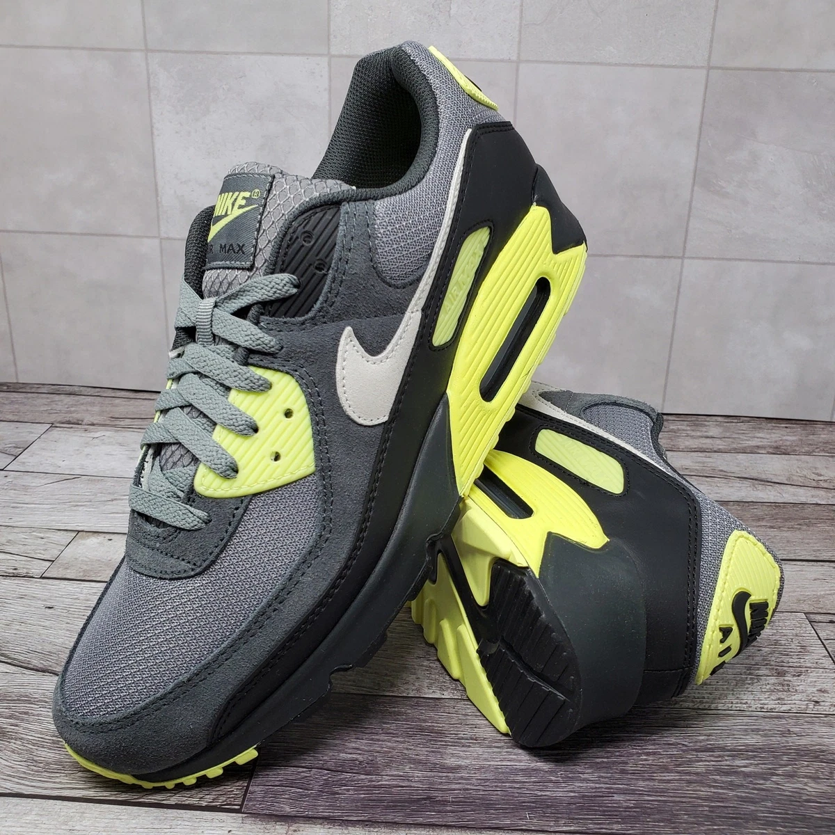 Nike Air Max 90 Grey Neon Platinum Men\'s Size 8 Nike Air Max 90 Grey Neon for Sale | Authenticity Guaranteed  main image 2
