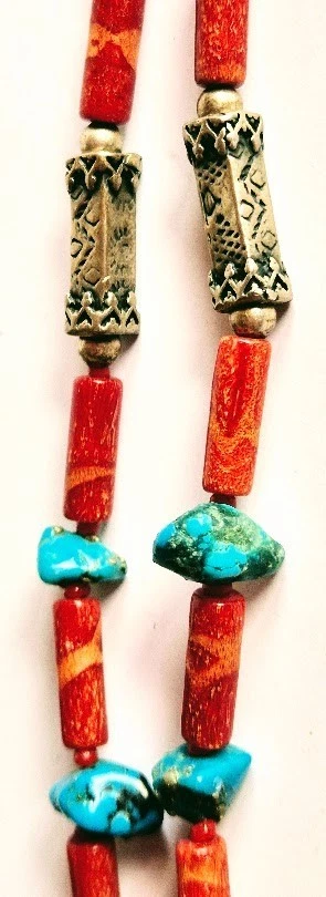 Nepalesische Endloskette mit großem Amulett - mit Korallen-Türkisen-Silber - Bild 3 von 4