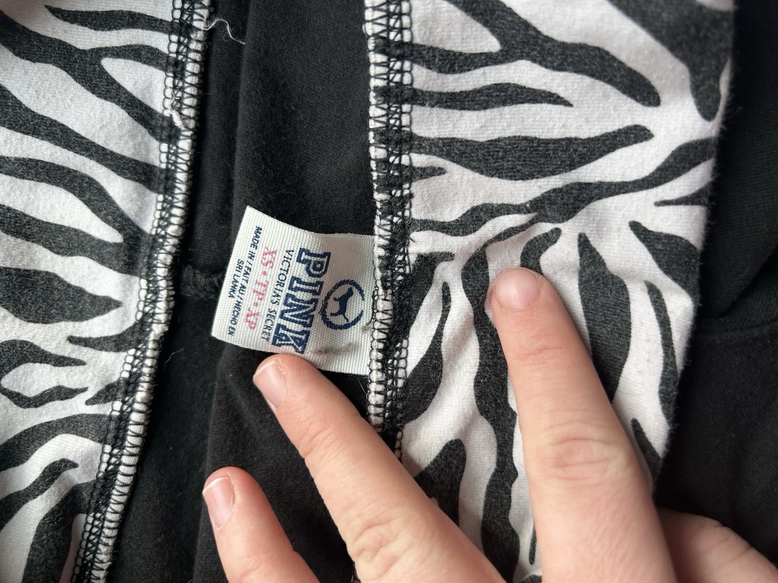 victoria-secret-vs y2k vintage foldover yoga rhinestones zebra shorts
