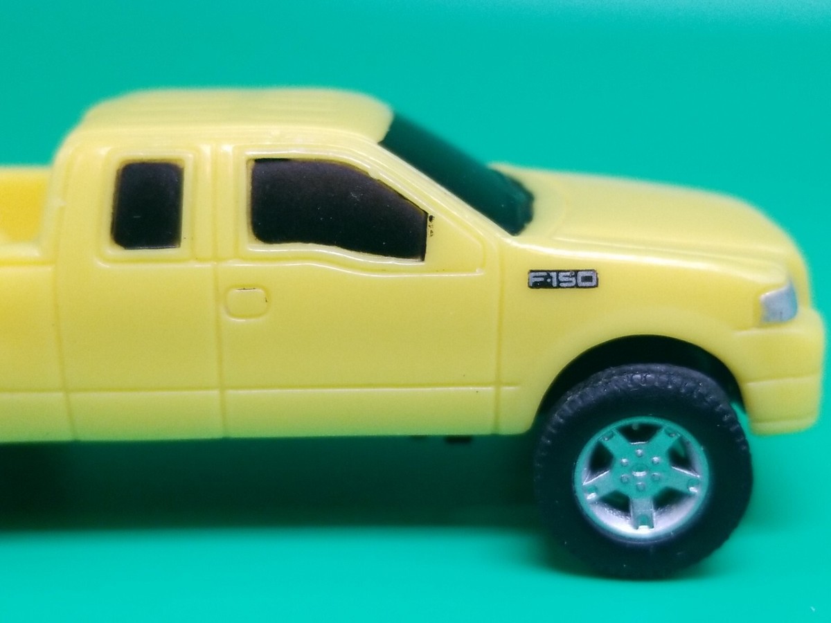【アメリカン雑貨】ERTL FORD Pair of 1/64 Ertl Ford F-250 pickups - Schneider Auctioneers LLC