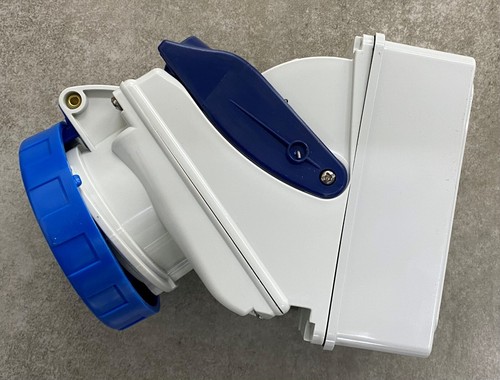 GEWISS GW66459 Compact Industrial Socket - IP55 - 2P+E 32A 250V 6H - Picture 2 of 6