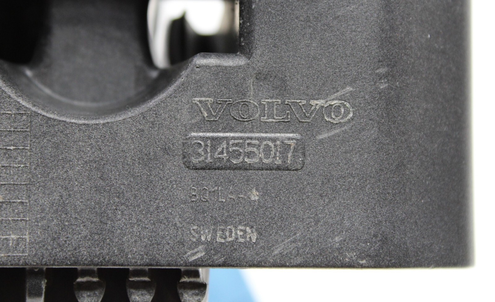 VOLVO XC90 REAR RIGHT SIDE JACK PAD POINT SUPPORT BRACKET OEM 2016