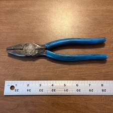 Klein Tools D213-9ST - Lineman's Pliers 9" High Leverage Side Cutting Pliers