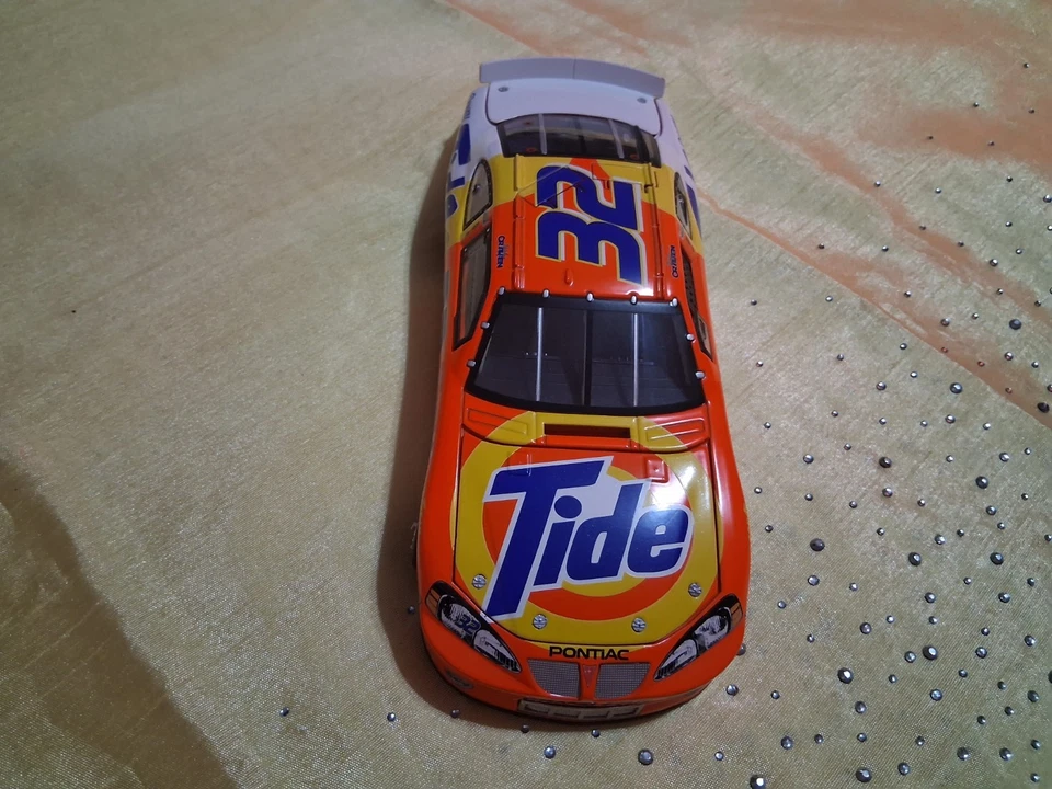 Team Caliber Preferred #32 Tide Pontiac Ricky Craven 1:24 Diecast NASCAR 2003 - Image 4 of 4