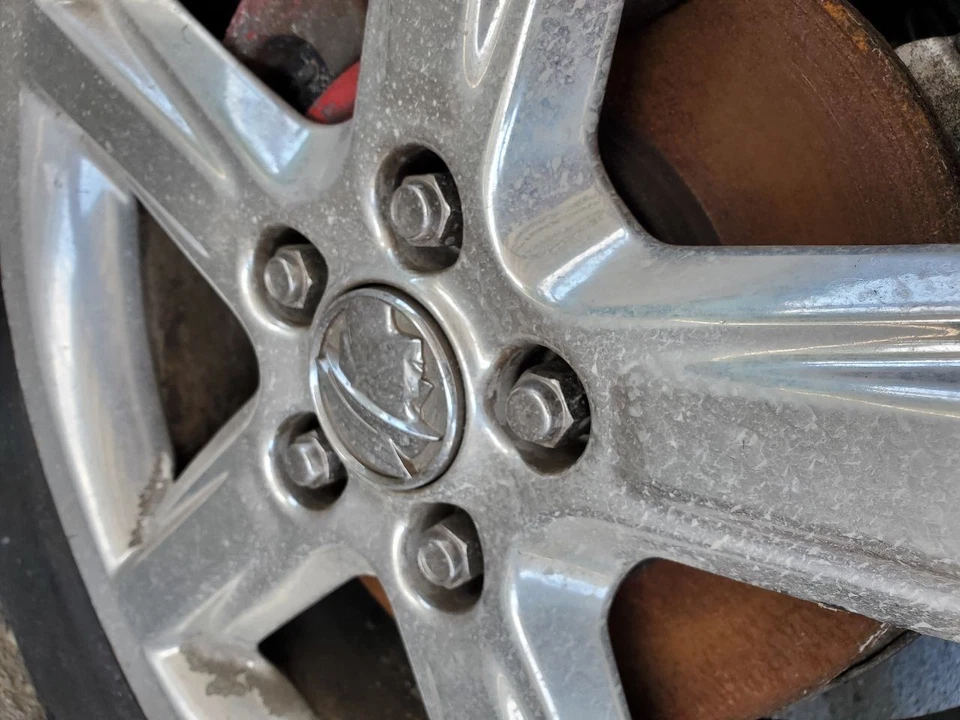 Tapacubos usada se adapta a: Mercury Marauder 2003 grado A Foto 2 de 4