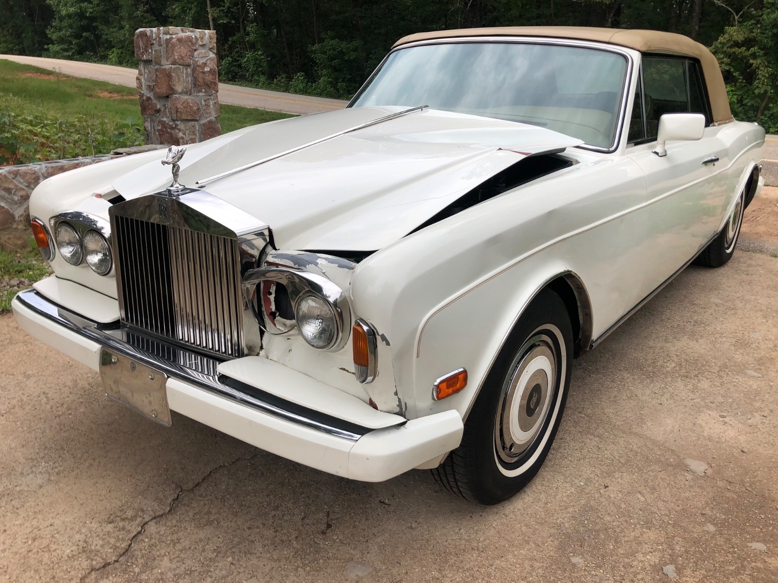 ROLLS ROYCE CORNICHE SHADOW BENTLEY LEFT FAIRING. WORLDS LARGEST USED INVENTORY