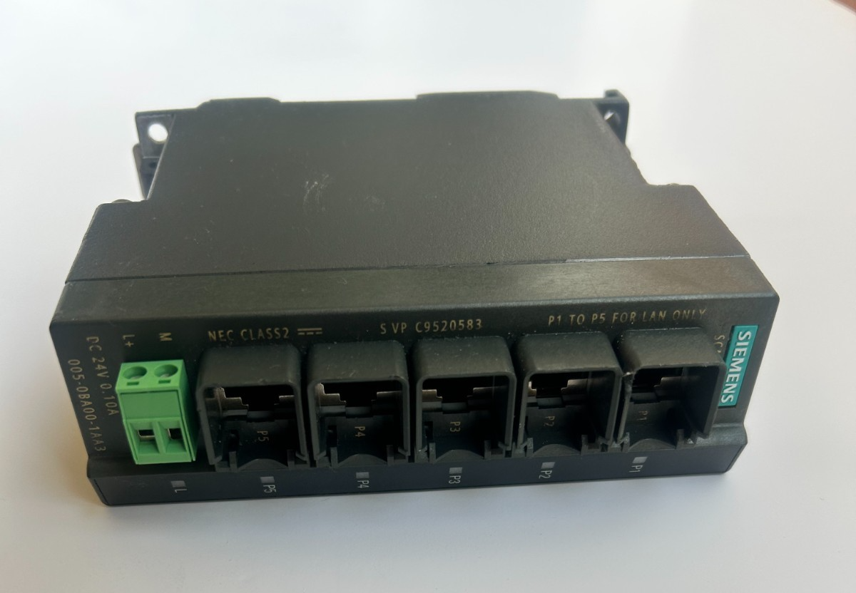 SIEMENS SCALANCE X005 6GK5005-0BA00-1AA3 Industrial Ethernet Switch 10/100 Mbps