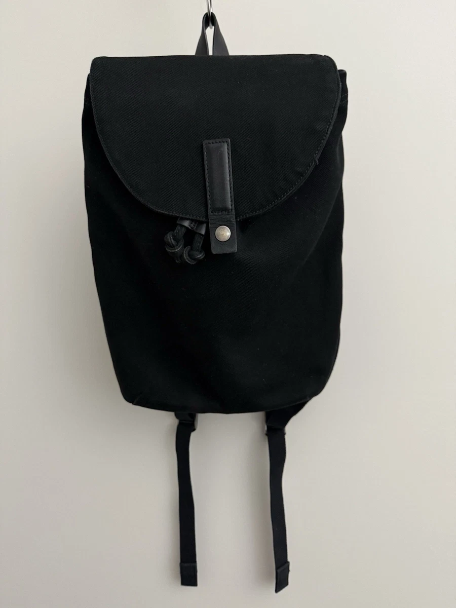 Everlane Navy Canvas Flap Backpack with Black Straps The Canvas Backpack | Navy – Everlane main image 4