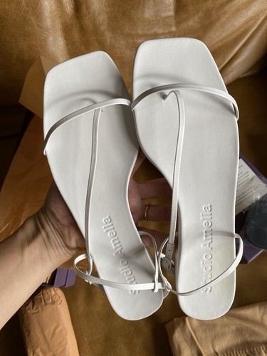 STUDIO AMELIA Cross Front Flat shoes strap sandals size 39 NEW white RETAIL $325