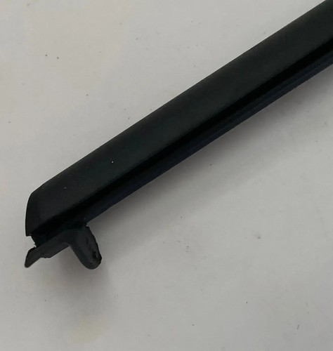 Original VW window opening seal black 6J8839478B 5AP Seat Ibiza 6F,6J,6P - Picture 3 of 8