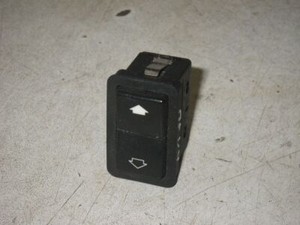 Schalter Fensterheber in Tür vorn rechts 8368974 BMW 5 TOURING (E39) 520I