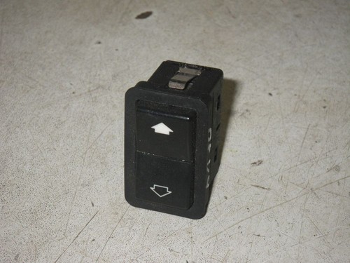 Schalter Fensterheber in Tür vorn rechts 8368974 BMW 5 TOURING (E39) 520I