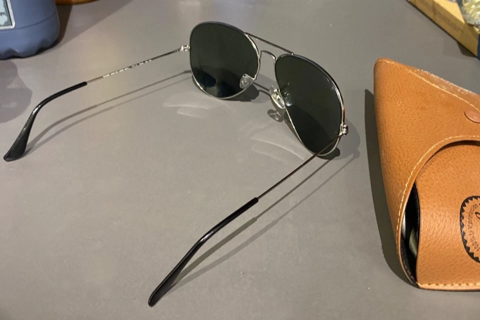 Ray-Ban Aviator RB3025 Sunglasses, photo 3 of 5
