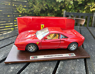 Sammlung ca. 60 Bburago Ferrari Modellauto OVP 1:18 1:24 1:43 Italia 90
