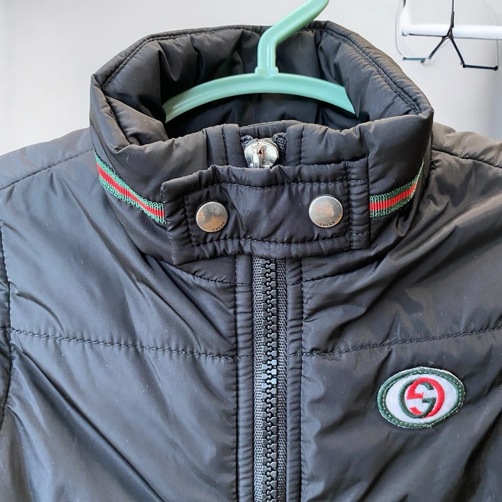 Gilet piumino leggero nero Gucci per bambini taglia 4