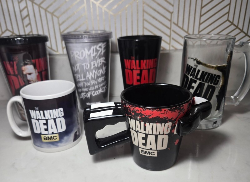 The Walking Dead Mugs, Tumblers, Heavy Glass Mugs AMC Lot of 6