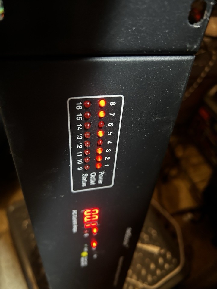netBooter NP-1601DT remote switched and metered Power Distribution Unit ...