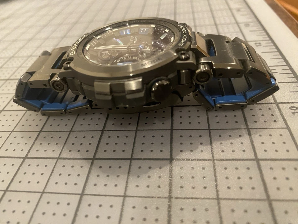 G-Shock MTG-B1000  - Image 3 of 4