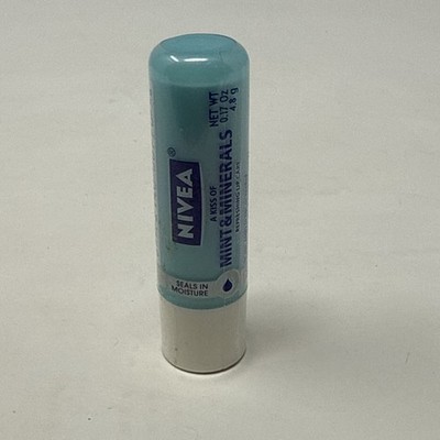 NIVEA A Kiss of Mint & Minerals Refreshing Lip Care 0.17 oz Shea Peppermint RARE