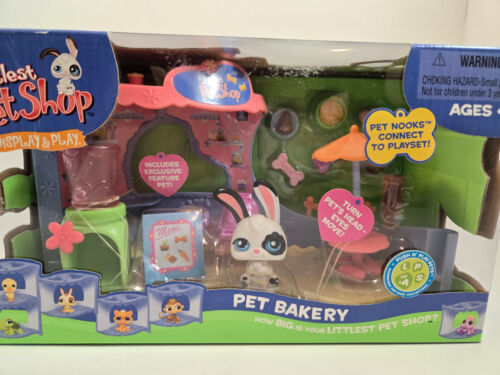 Littlest Pet Shop Rabbit #4 movable eyes Bakery set W/accessories NEW in PACKAGE