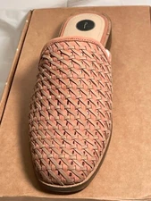 Journey Collection Women’s Woven Leather Mules Pink Size 8 New In Box