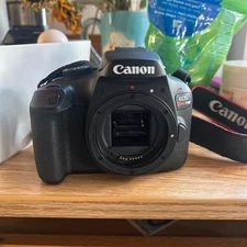 Canon Eos Rebel T100 with EF Lens 50mm