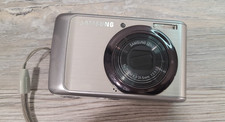 Samsung digital camera SL502 12.2 mega pixels 5xzoom with charger case