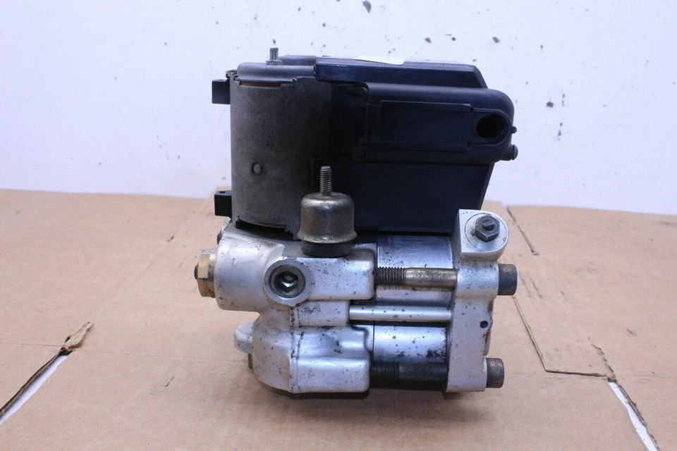 Volkswagen Golf 2002 ABS bomba de freno antibloqueo OEM usada Foto 4 de 4