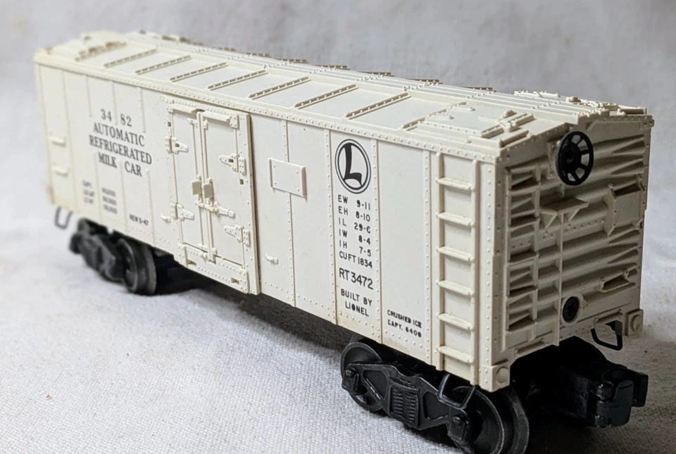 Lionel 3482 Post War O Gauge Operating Milk Car w/Platform - Ready to Run - Image 4 of 4