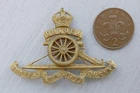 WW2 period Royal Artillery brass & gilt o/r cap badge conv to sweetheart brooch