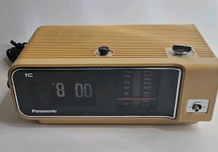 Panasonic Collectible Vintage Alarm Clocks & Clock Radios 1970