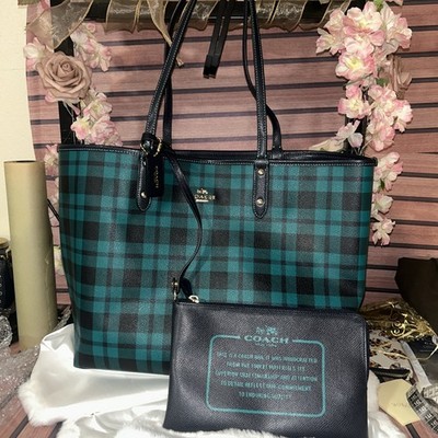 COACH CITY TOTE Reversible in Excellent Condition Plaid w Gold Hardware /pouch
