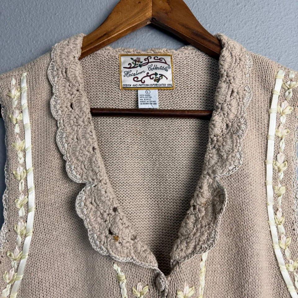 Vintage Heirloom Collectibles Embroidered Floral Knit Vest Grannycore L Beige - Image 2 of 4