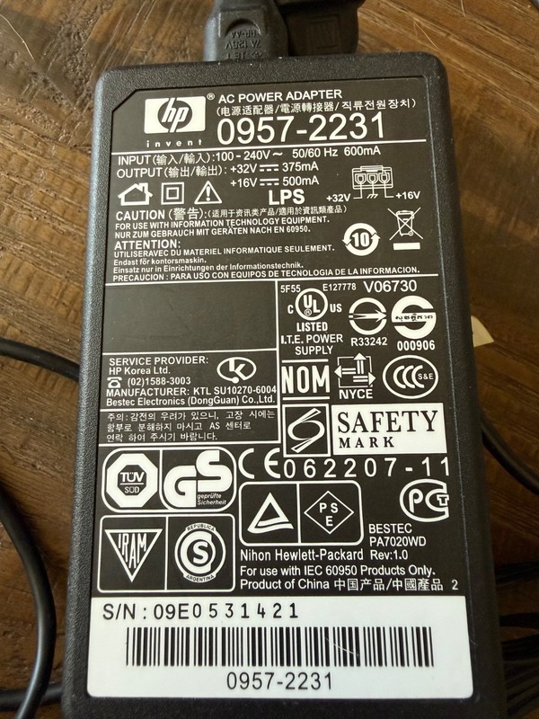 HP AC POWER ADAPTER MODEL #0957-2231 (Used) plus usb cord