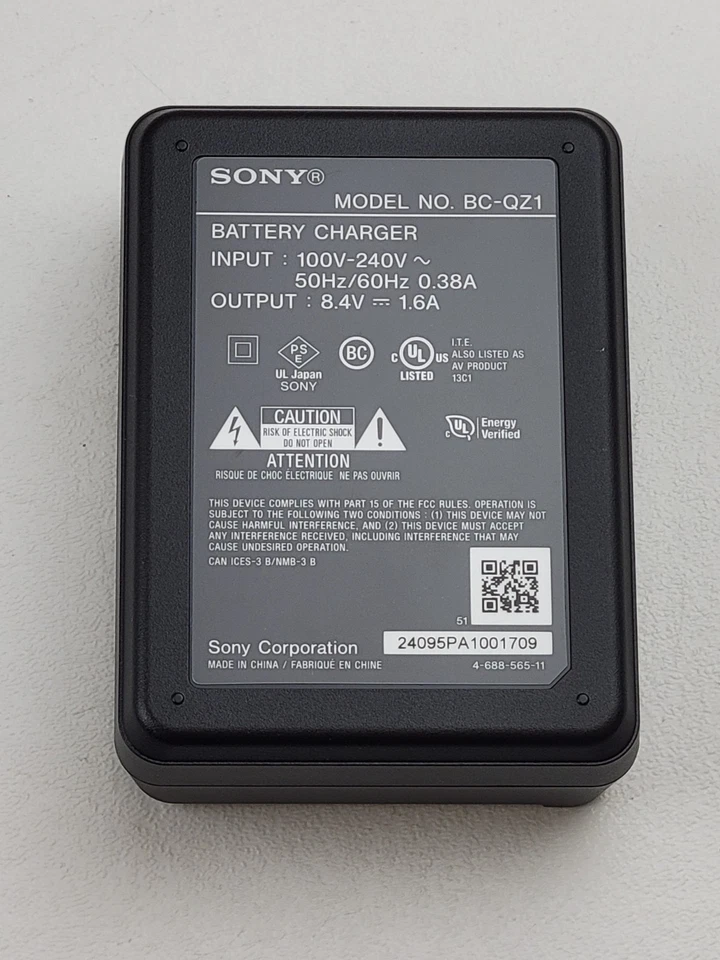 Cargador de batería rápido (caja abierta) OEM Sony serie Z BC-QZ1 para NP-FZ100 Foto 2 de 3