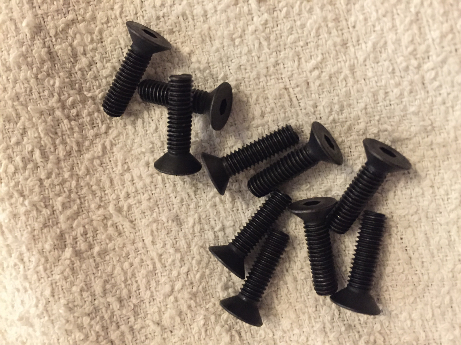 KYOSHO FLAT HEX HEAD COUNTERSUNK SCREWS M4 x 15mm, 10 PIECES, NIP, 1-S34015H
