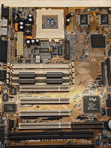 Socket 7 ATX ASUS P/I-XP55T2P4 Rev 3.0 Motherboard (430HX) + CPU & 16 MB RAM - Picture 4 of 8