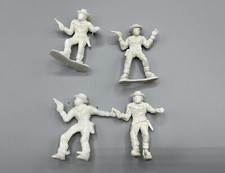 Cowboys  Indians Figure White Plastic 2  Lot 4 Hong Kong