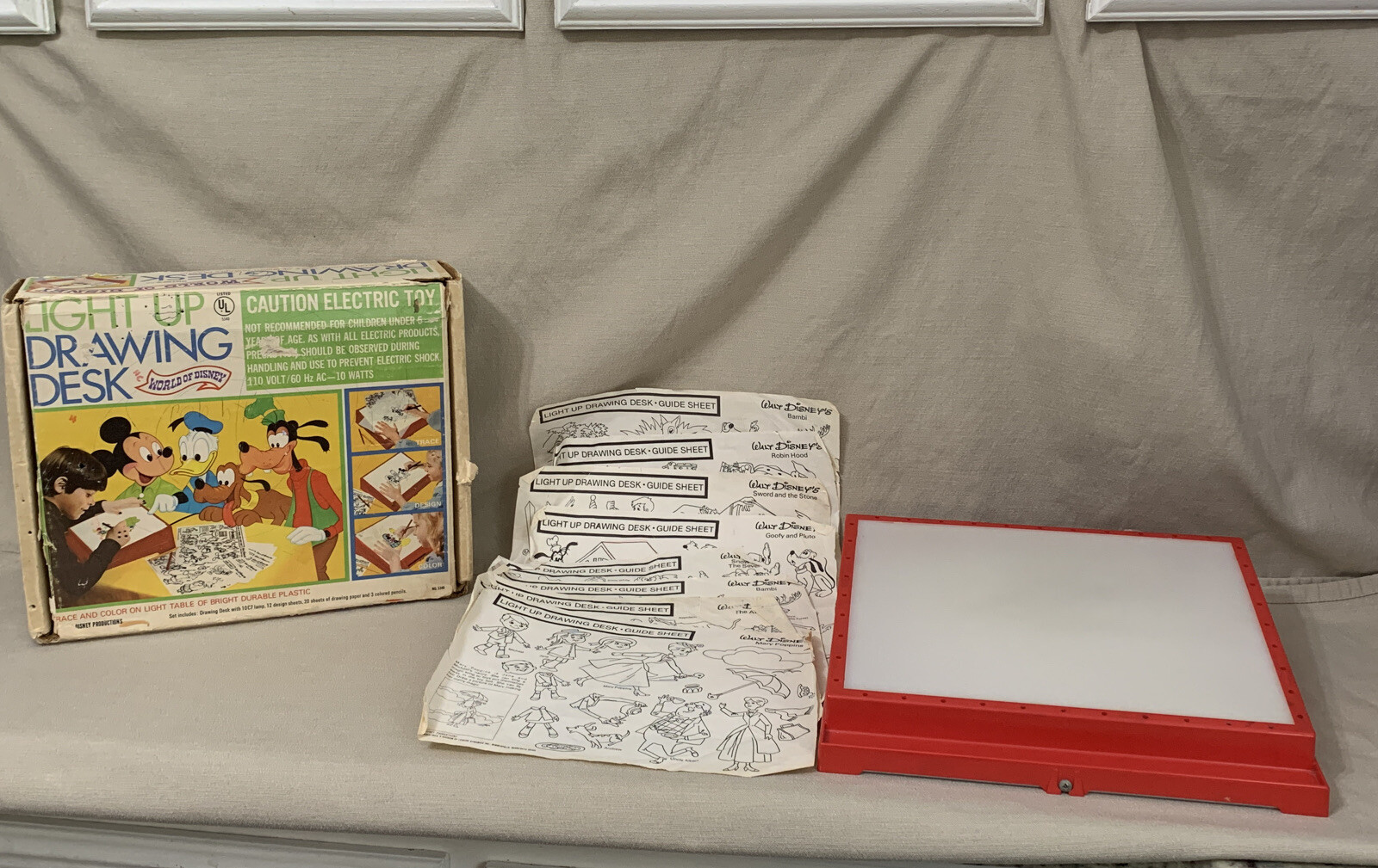 Vintage VTG World of Disney Light Up Drawing Desk 5340 WORKS! w