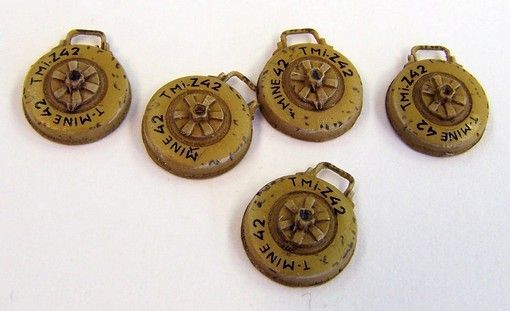 Plus Model EL056 - 1:35 Resin Kit German Mines WW II