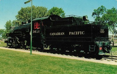 Postcard Lethbridge, Alberta, CA: Canadian Pacific Railway Steam, Galt Gardens