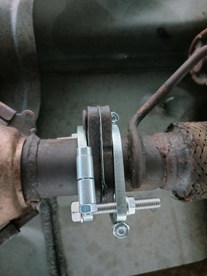 2.5 Inch Split Flange Repair Kit with 2 Bolts Carbon Steel Exhaust Flange 1pk