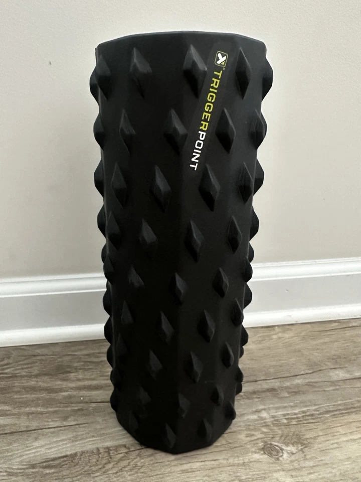 Rodillo de espuma de tejido profundo de carbono Triggerpoint masaje de compresión extra firme 13X5 Foto 2 de 4