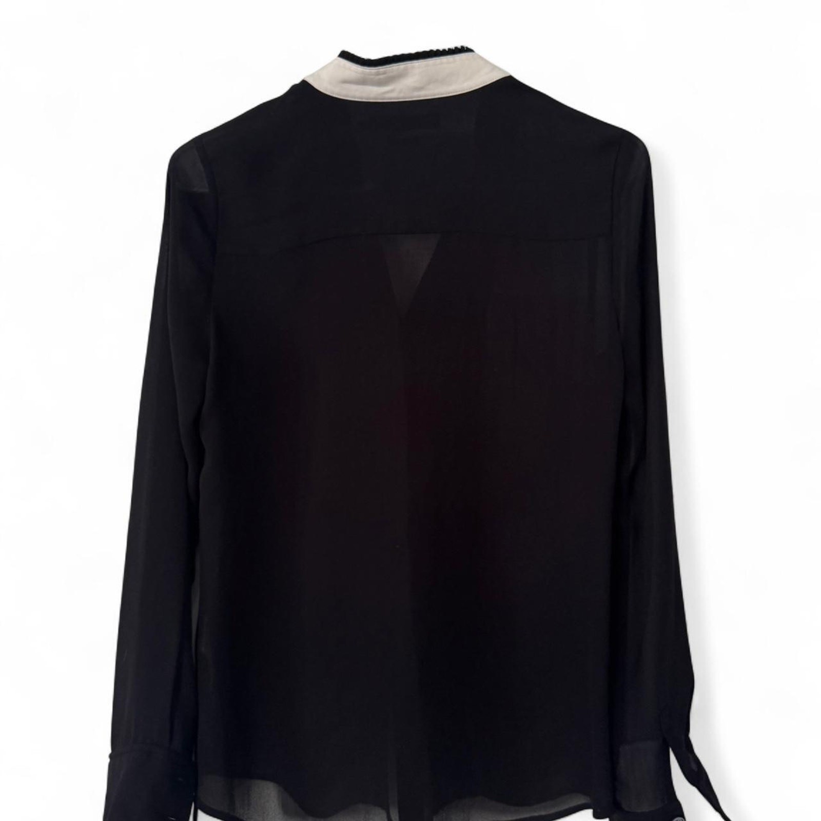 Frame long sleeve button - image 3