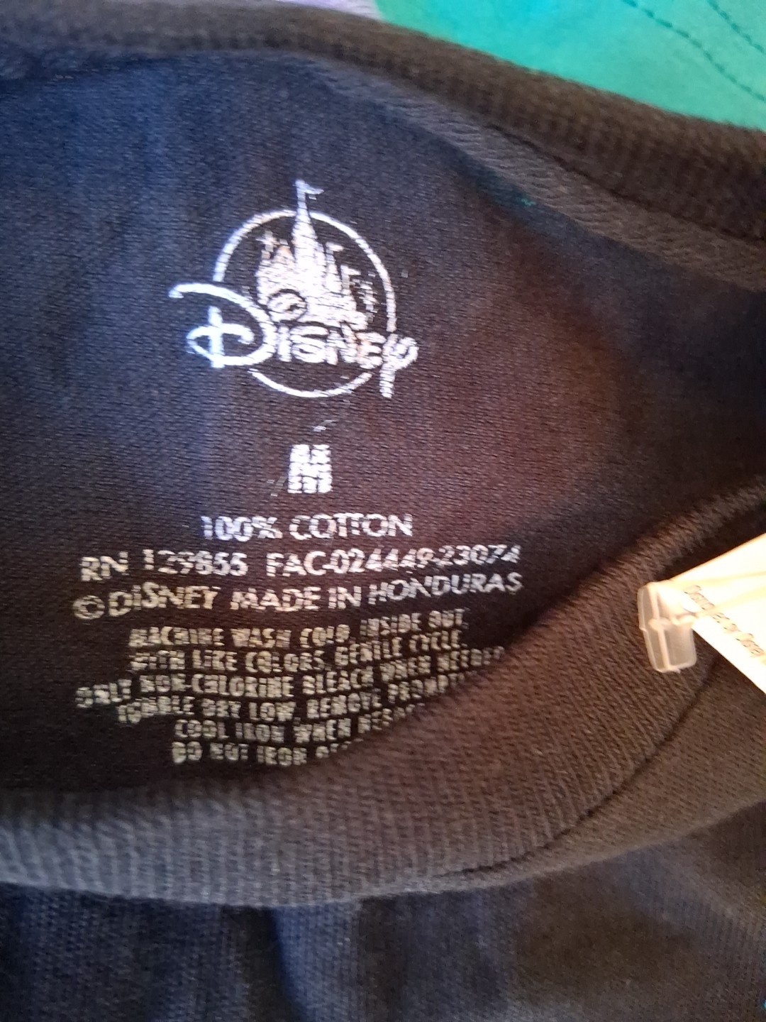 Walt Disney World Cinderella Castle Size Medium Retro Cartoon Shiny T Shirt thumbnail 3