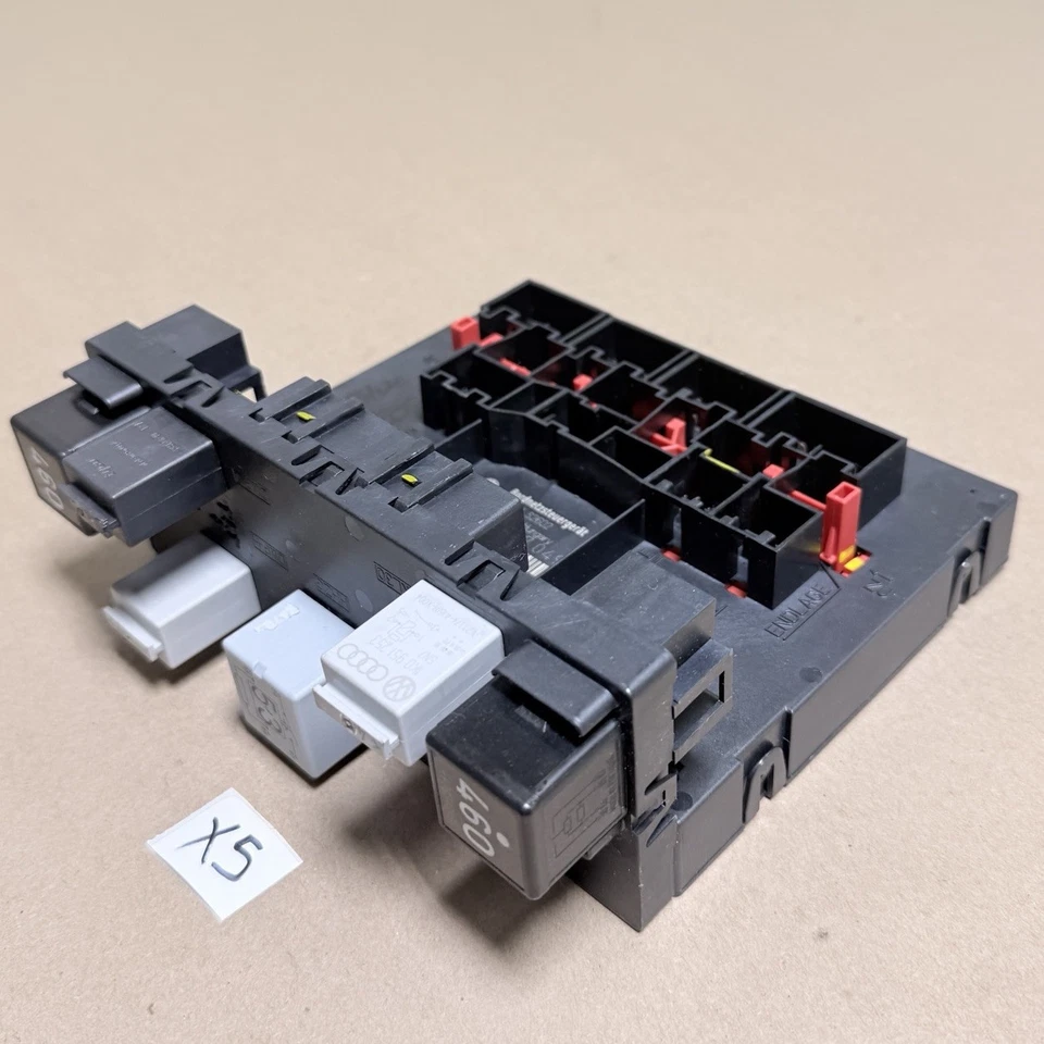 MÓDULO DE CONTROL DE CARROCERÍA DE CONEJO VOLKSWAGEN PASSAT CC JETTA GTI EOS R32 3C8937049E X5 Foto 3 de 4