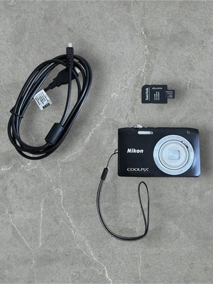 Nikon Coolpix S2800 Digitalkamera 20.1 MP Schwarz