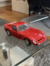 Bburago  Ferrari 250 GTO "1962" (rot)  1:24 ohne Verpackung !