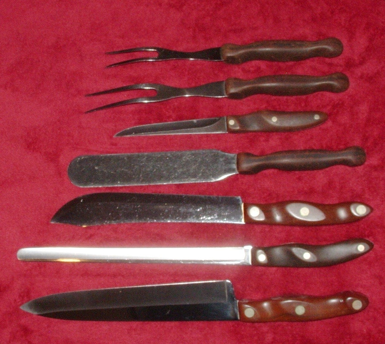 LOT OF 5 CUTCO KNIVES + 2 MEAT FORKS 25 24 22 28 21 BROWN HANDLES USA